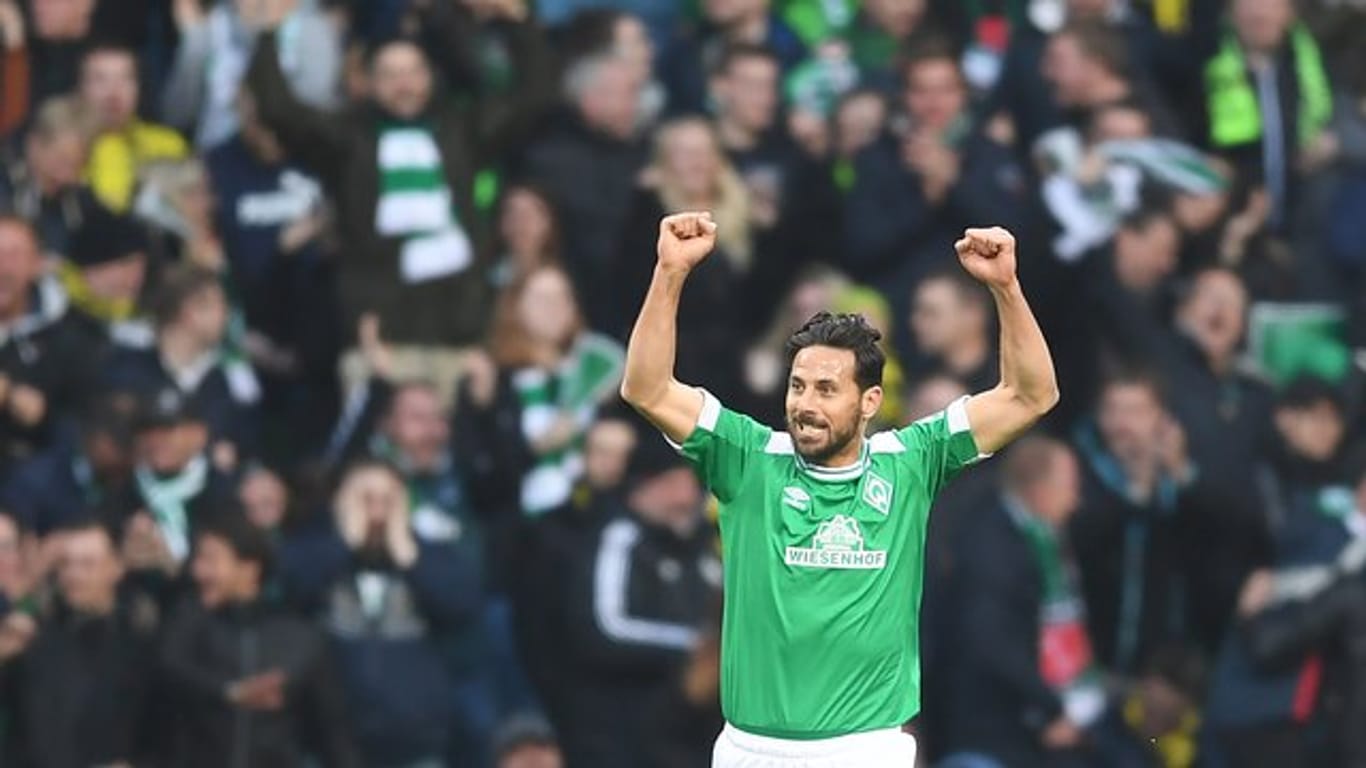 Claudio Pizarro verlässt mit 197 Treffern als zweitbester ausländischer Torschütze die Bundesliga.