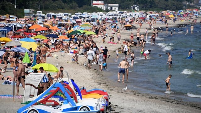 Badebetrieb am Timmendorfer Strand.