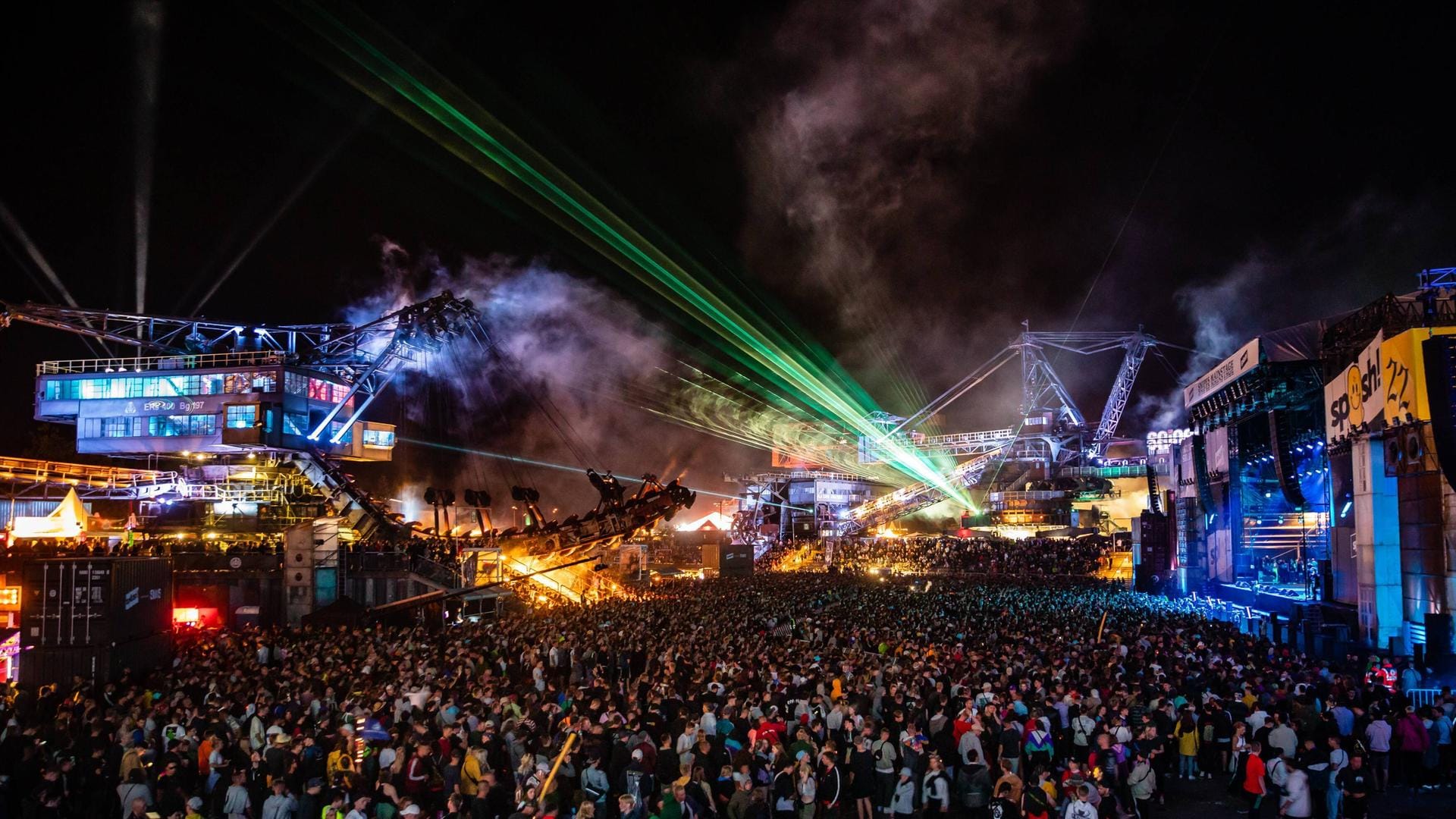 Tausende feiern beim "Splash"-Festival: Dieses Jahr fällt das Event aus, stattdessen wird das Areal zum Campingplatz. Tausende feiern beim "Splash"-Festival: Dieses Jahr fällt das Event aus, stattdessen wird das Areal zum Campingplatz.