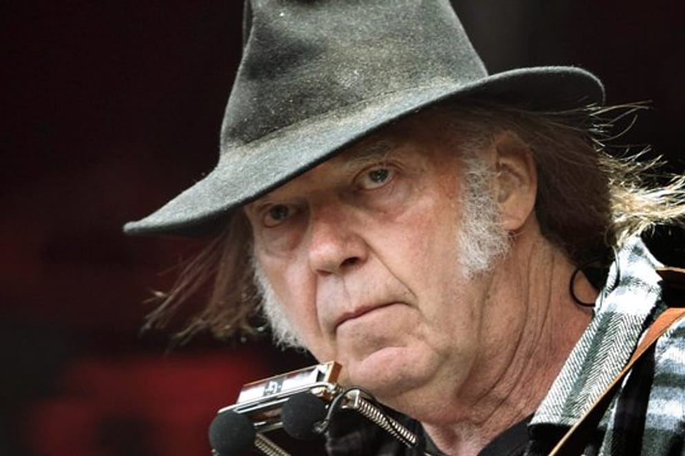 Neil Young reist in die 70er Jahre zurück.