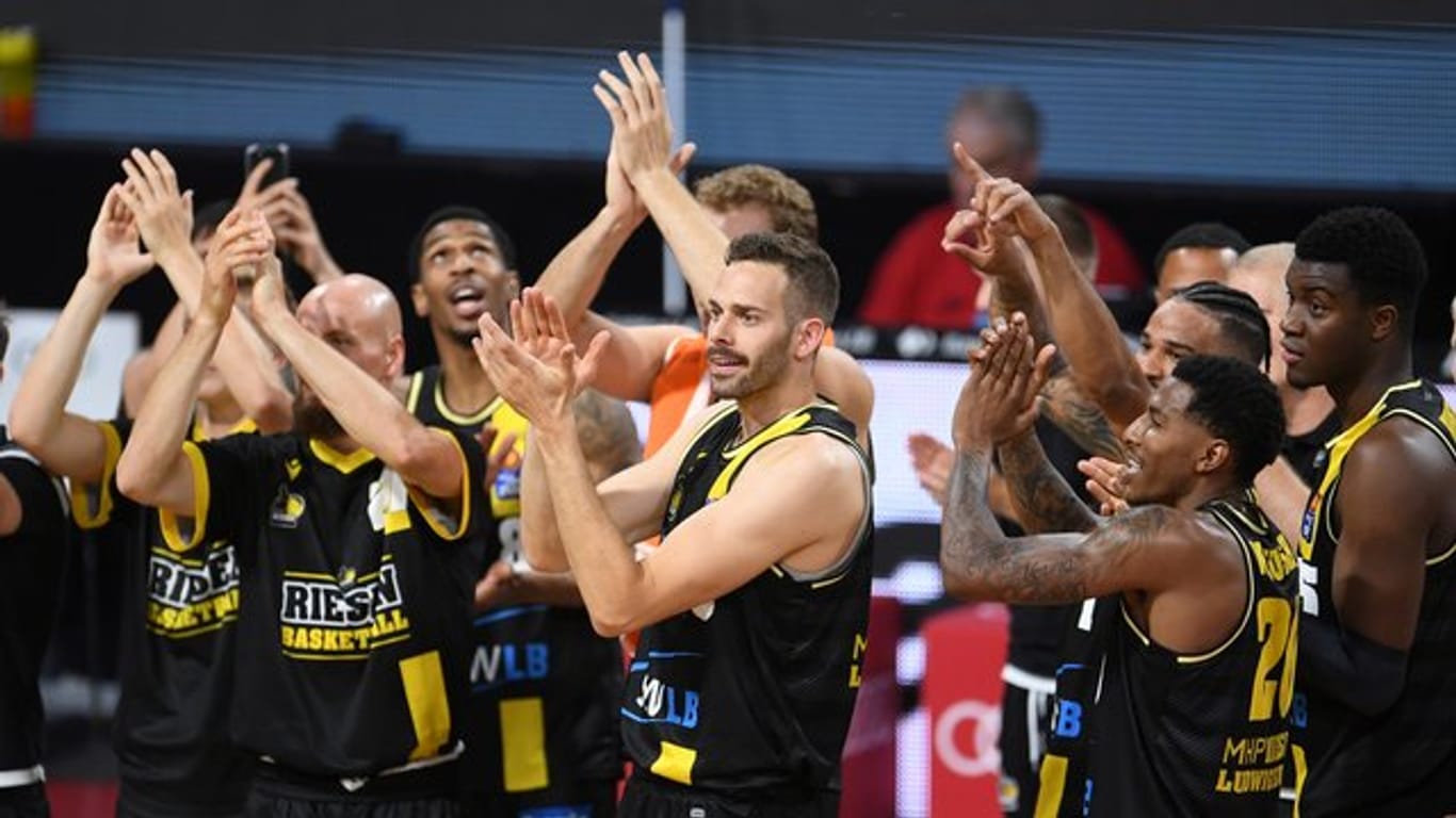 Die Basketballer aus Ludwigsburg haben das Finale beim BBL-Meisterturnier in München erreicht.