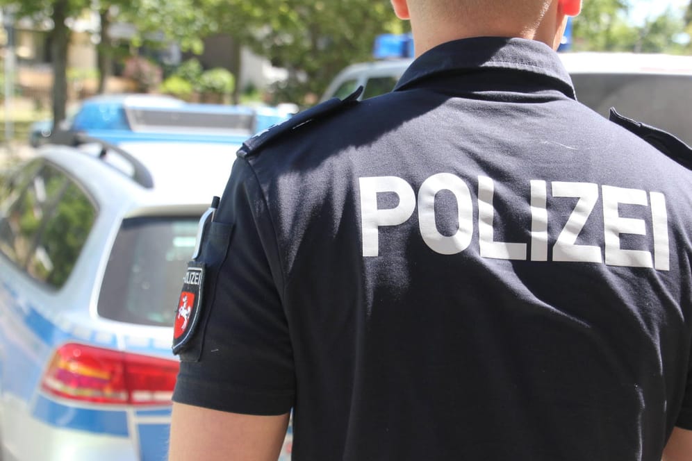 Polizei in Niedersachsen: Eine Mordkommission hat die Ermittlung zu einem Leichenfund in Zeven übernommen.