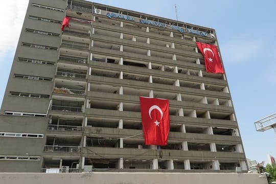 Das von Putschisten angegriffene Polizei-Hauptquartier in Ankara, aufgenommen im August 2016.