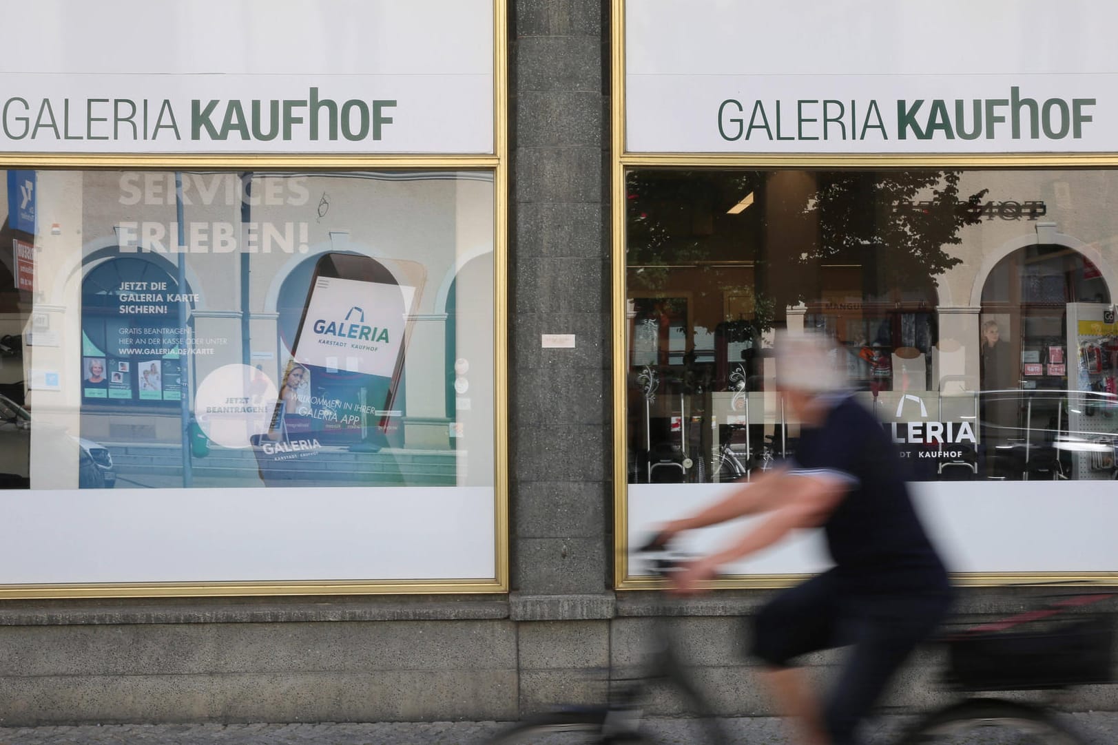 Ein Galeria Kaufhof in Neubrandenburg: Die Sanierung des Konzerns kostet mehrere hundert Millionen Euro. Ein Galeria Kaufhof in Neubrandenburg: Die Sanierung des Konzerns kostet mehrere hundert Millionen Euro.