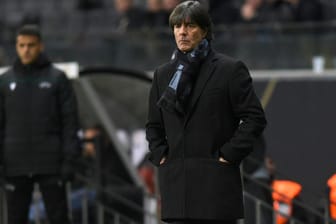 Gegner im Blick: Bundestrainer Joachim Löw.