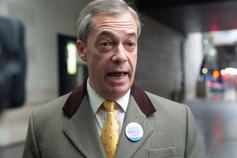 Nigel Farage, Chef der Brexit-Partei: Der Politiker hat mit seiner Reaktion auf den Messerangriff in Glasgow für Verärgerung in den sozialen Medien gesorgt.