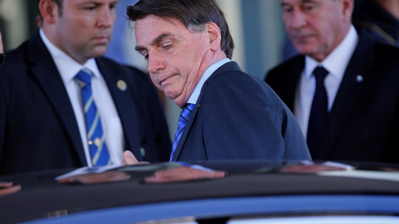 Brasiliens Präsident Jair Bolsonaro (Archivbild): Der rechtspopulistische Politiker will sich nicht zum Tragen eines Mundschutzes zwingen lassen.