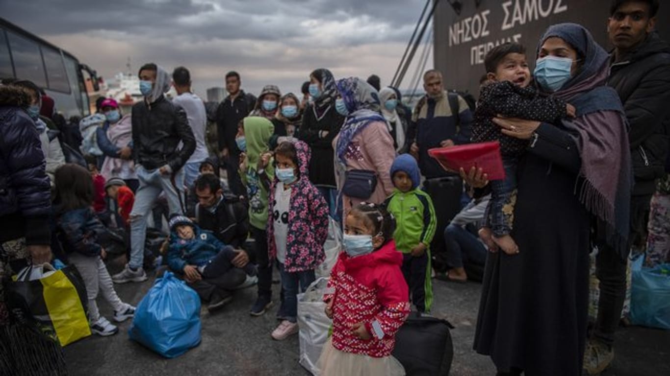 Flüchtlinge aus dem Lager Moria auf Lesbos: Die Asylreform war jahrelang kaum vorangekommen.
