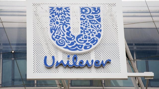Unilever begründete die Entscheidung mit der Verantwortung der Unternehmen im Umgang mit kontroversen Beiträgen im Netz - speziell angesichts der angespannten politischen Atmosphäre in den USA. Unilever begründete die Entscheidung mit der Verantwortung der Unternehmen im Umgang mit kontroversen Beiträgen im Netz - speziell angesichts der angespannten politischen Atmosphäre in den USA.