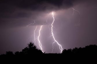 In weiten Teilen des Landes warnt der Deutsche Wetterdienst vor schweren Unwettern. (Symbolfoto)