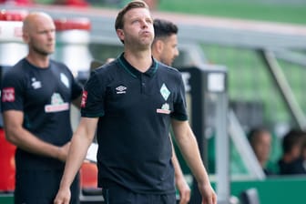 Trainer unter Druck: Florian Kohfeldt musste nach dem Sieg gegen Köln und dem damit verbundenen Sprung auf Platz 16 erst einmal kräftig durchatmen.