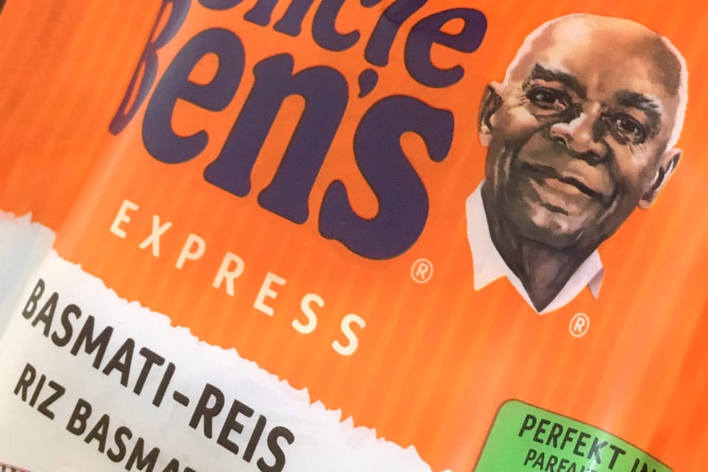 Kochbeutel mit Reis von "Uncle Ben's": Der US-Lebensmittelkonzern Mars will das umstrittene Logo "weiterentwickeln".