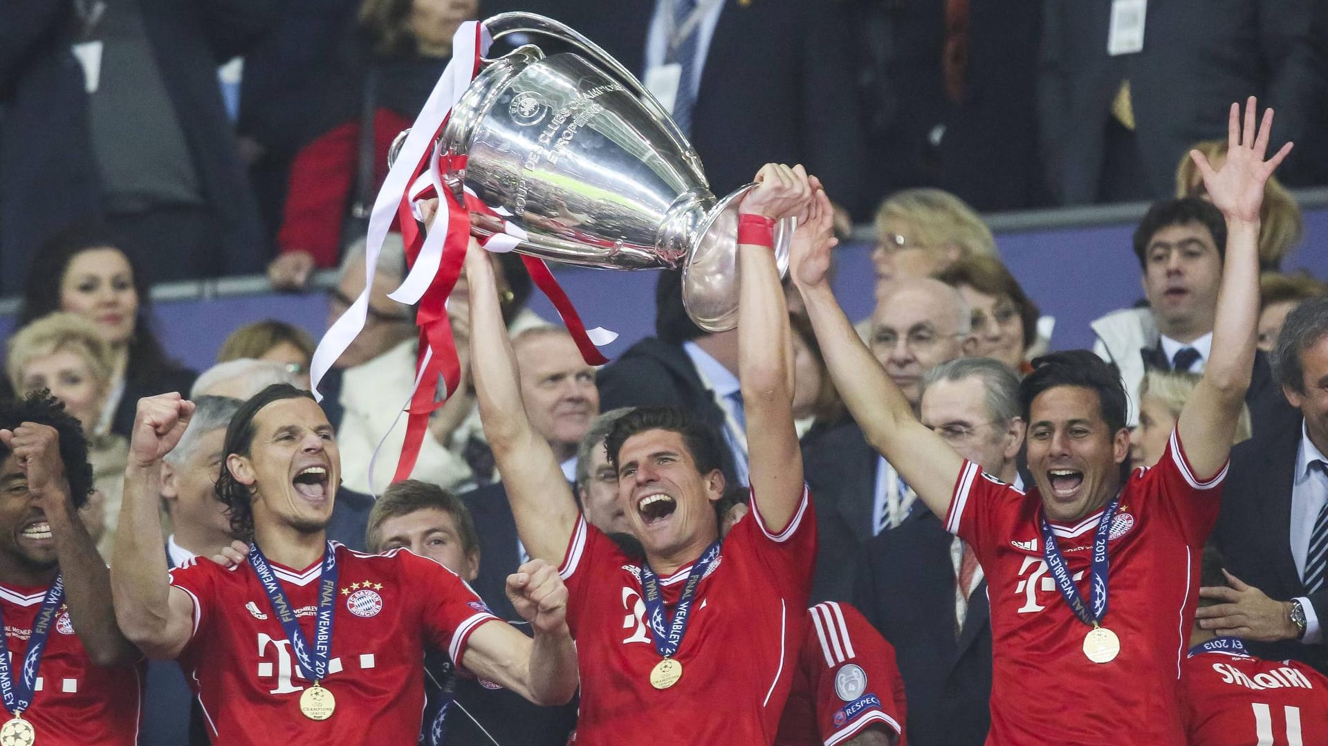 Mario Gomez (M.): Mit dem FC Bayern gewann er 2013 gegen Dortmund unter Jupp Heynckes die Champions League. Im Sommer danach kam Pep Guardiola nach München – Gomez wechselt nach Italien zum AC Florenz.