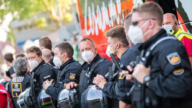 Die Bremer Polizei musste nach Werders Sieg gegen Köln zu zahlreichen Einsätzen ausrücken.