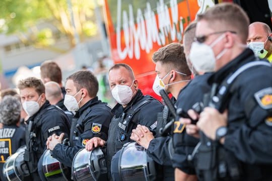 Die Bremer Polizei musste nach Werders Sieg gegen Köln zu zahlreichen Einsätzen ausrücken.
