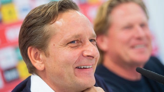 Sportchef Horst Heldt verlängerte seinen Vertrag beim 1. Sportchef Horst Heldt verlängerte seinen Vertrag beim 1.