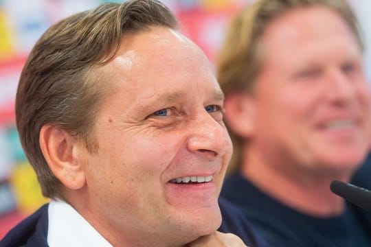 Sportchef Horst Heldt verlängerte seinen Vertrag beim 1.