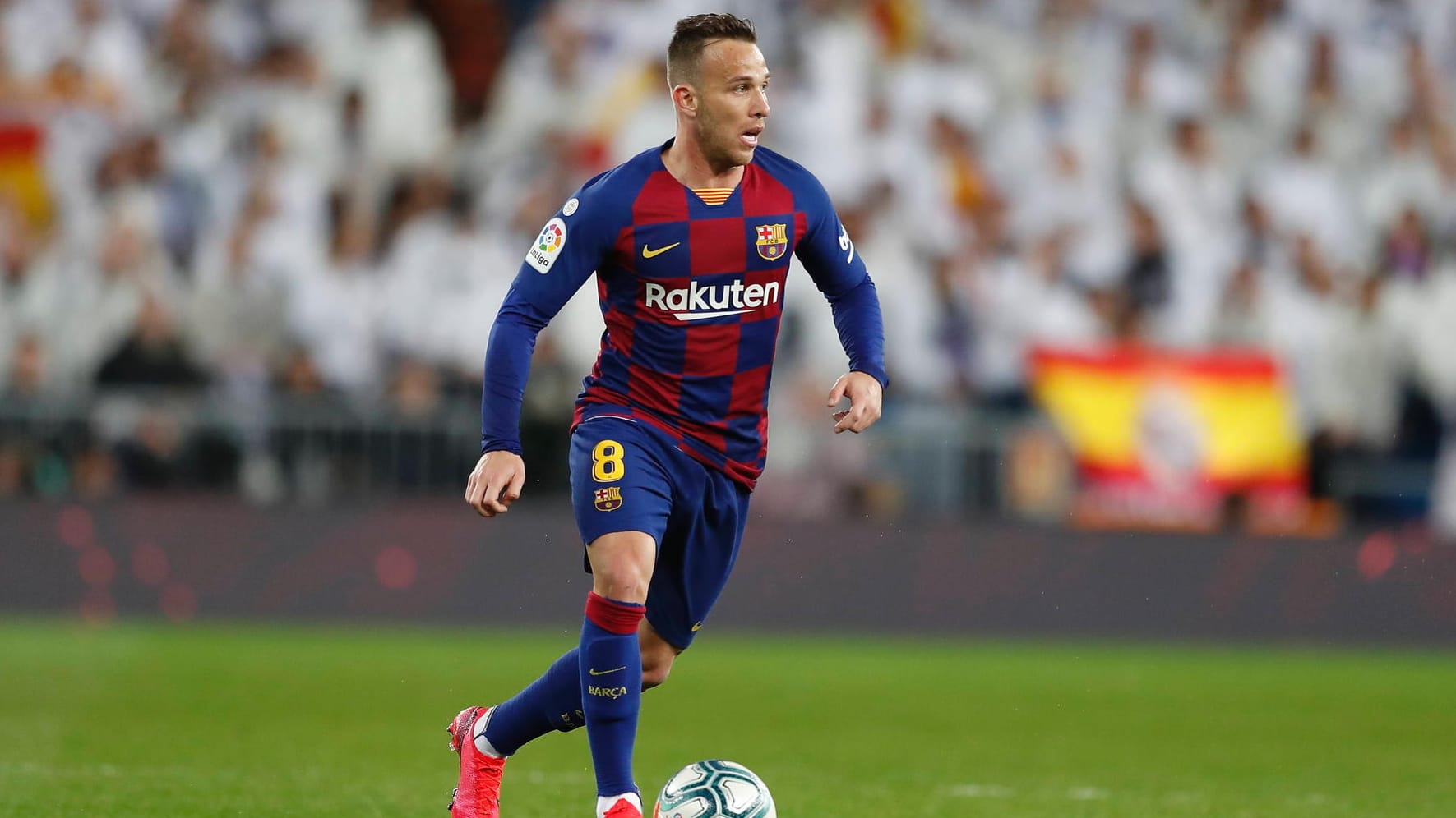 Arthur für den FC Barcelona am Ball: Bald wird der Brasilianer wohl in den Farben von Juventus Turin auflaufen.