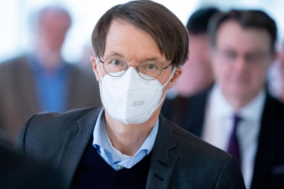 SPD-Gesundheitsexperte Karl Lauterbach fordert eine neue Test-Strategie. (Archivfoto)