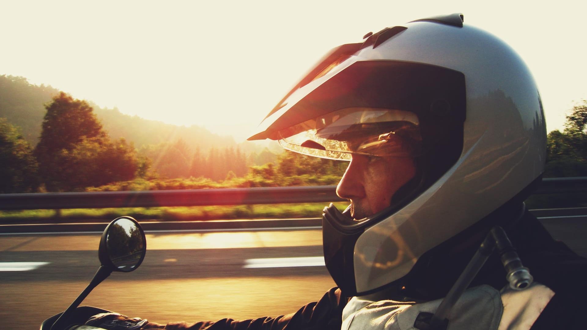 Biker: Motorradfahrer sollten unterwegs genügend trinken.