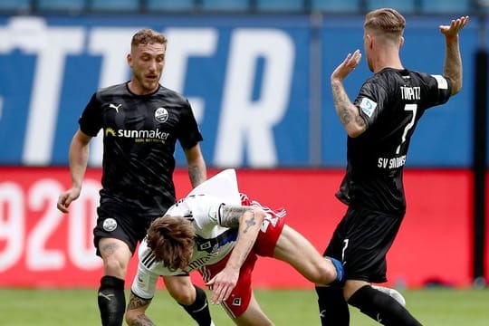 Der HSV hat den möglichen Aufstieg mit der Heimniederlage gegen den SV Sandhausen verspielt.