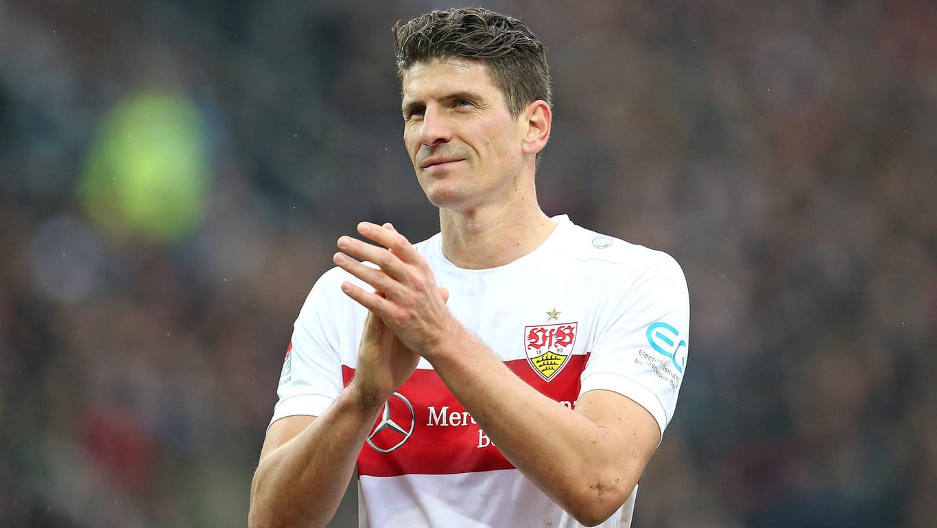 Mario Gomez: Der VfB-Stürmer traf in seinem letzten Spiel für den VfB, steigt in die Bundesliga auf und beendet nun seine Karriere.