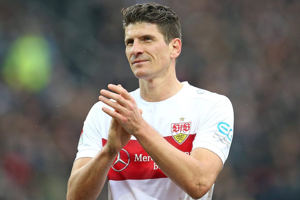 Mario Gomez: Der VfB-Stürmer traf in seinem letzten Spiel für den VfB, steigt in die Bundesliga auf und beendet nun seine Karriere.