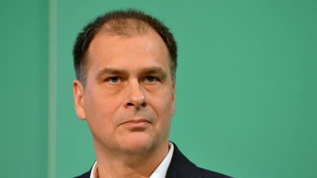 Werder Bremens Geschäftsführer Klaus Filbry hat in dieser Spielzeit einige Nerven gelassen. Werder Bremens Geschäftsführer Klaus Filbry hat in dieser Spielzeit einige Nerven gelassen.