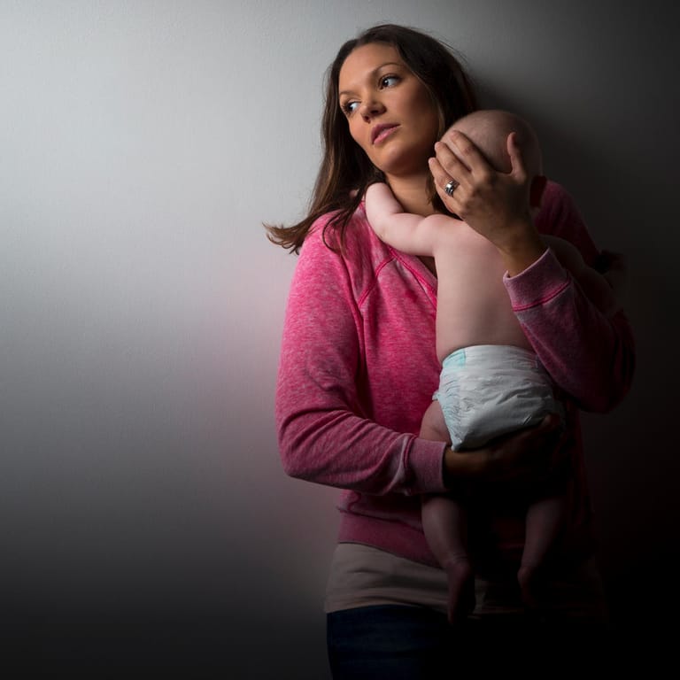Mutter mit Kind: Etwa 10 bis 15 Prozent aller frischgebackenen Mütter leiden nach der Geburt ihres Kindes unter einer postnatalen Depression.