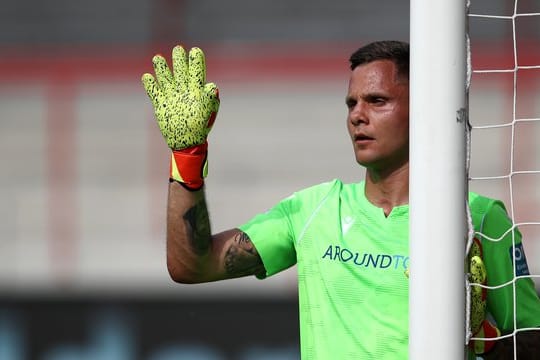 Torhüter Rafal Gikiewicz verlässt den 1.