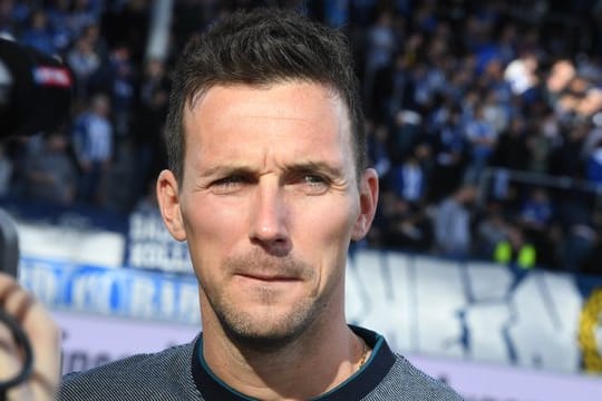 Trainer Christian Eichner steht im Stadion