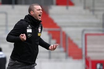 Trainer Robin Krüger bei einem Spiel von im Dezember 2019 im Steigerwald-Stadion: "Ich habe wahnsinnig gerne für Rot-Weiß Erfurt gearbeitet."
