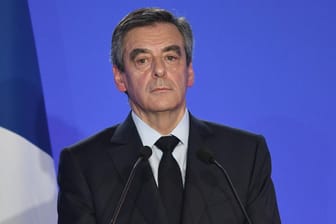 François Fillon: Frankreichs Ex-Premier ist zu fünf Jahre Haft und einer Geldstrafe verurteilt worden.