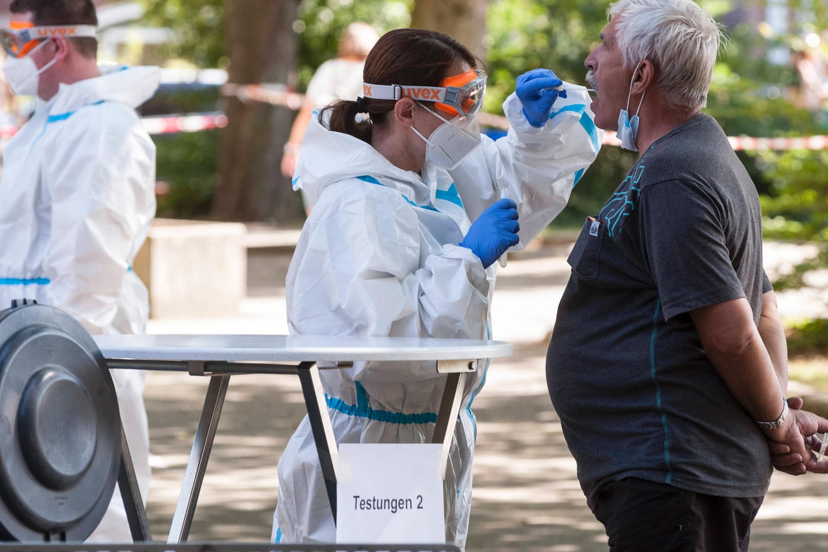 Testzentrum: In Bayern sollen künftig auch Menschen ohne Symptome oder Kontakt zu Covid-19-Patienten auf das Coronavirus getestet werden können.