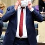 Mundschutz nur fürs Foto: Stephan Weil sorgt im Bundesrat für Ärger