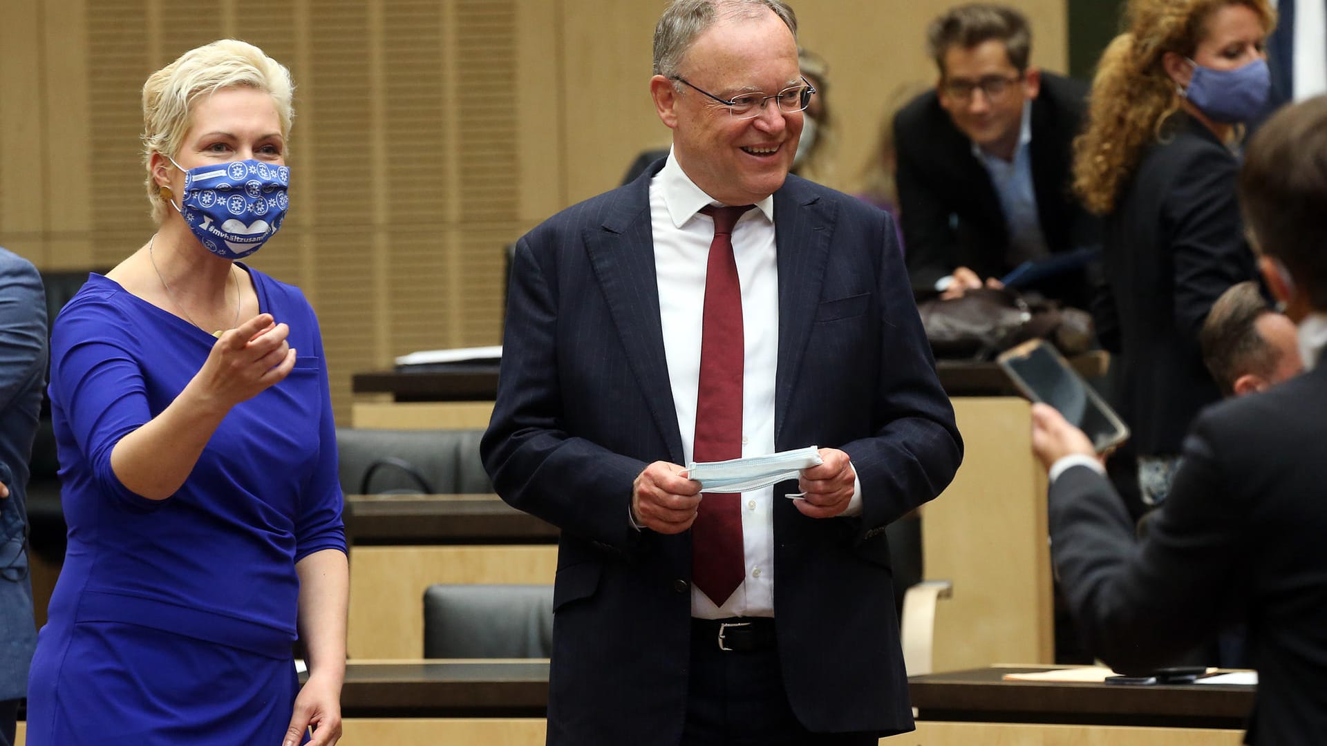 Stephan Weil: Er setzte die Maske lediglich für ein Foto auf.
