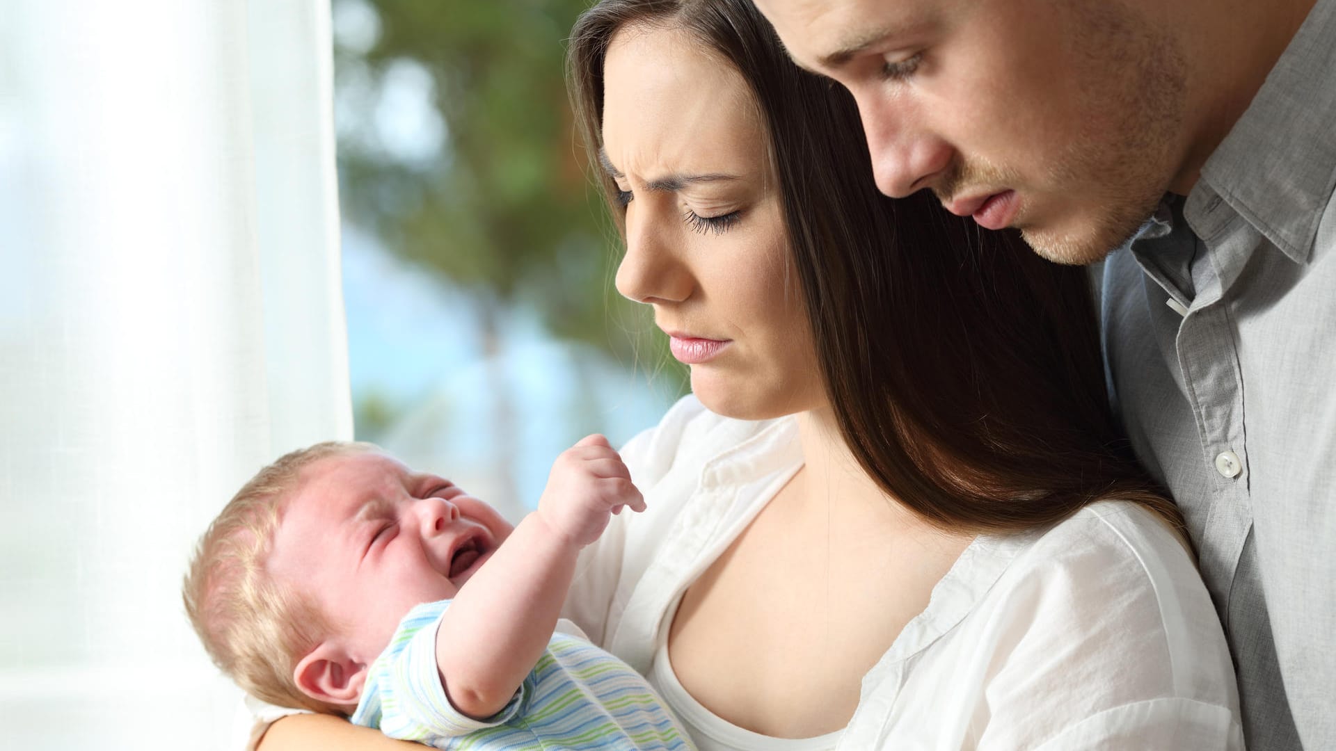 Mütter, die an einer Wochenbettdepression leiden, können oft keine Gefühle gegenüber ihrem Baby empfinden. Gleichzeitig sind viele von Schuldgefühlen getrieben, eine schlechte Mutter zu sein.