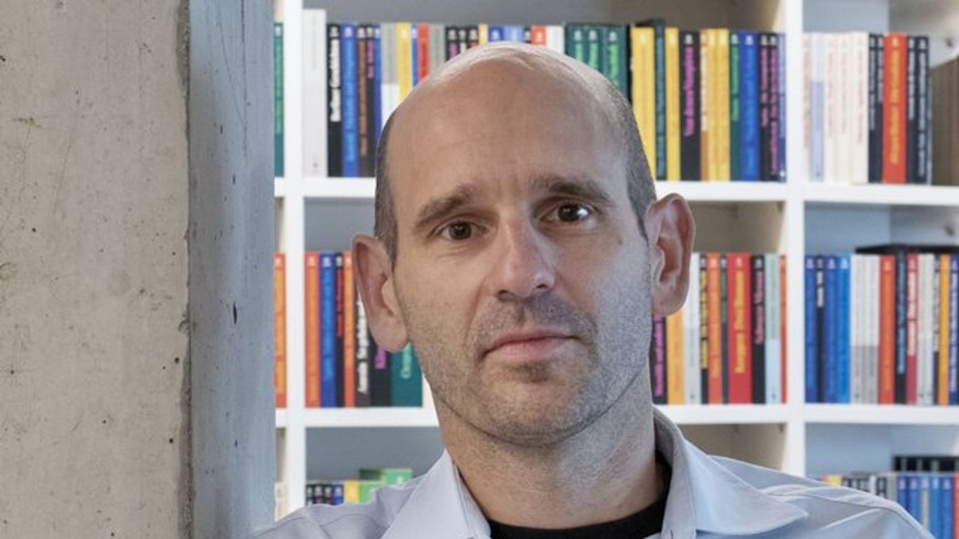 Seit 2015 leitet Jonathan Landgrebe den Suhrkamp Verlag.