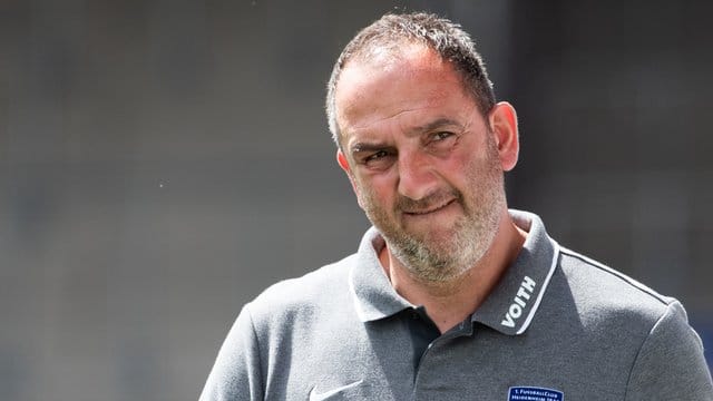 Heidenheims Trainer Frank Schmidt will die Aufstiegschance ergreifen.