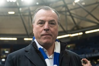 Clemens Tönnies tritt als Aufsichtsratsvorsitzender beim FC Schalke 04 zurück.
