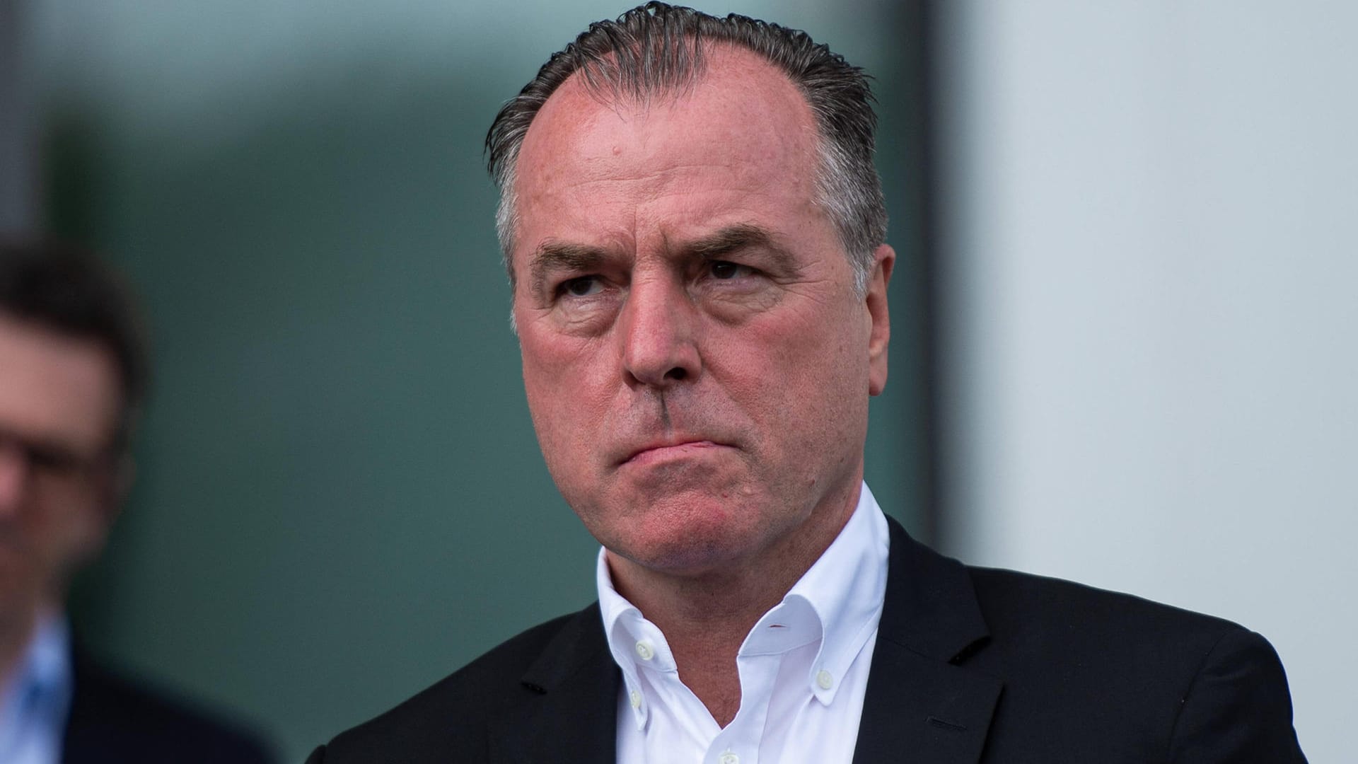 Clemens Tönnies: Der Druck auf den Fleischfabrik-Milliardär und Aufsichtsratsvorsitzenden von Schalke 04 ist am Ende wohl zu groß geworden. Clemens Tönnies: Der Druck auf den Fleischfabrik-Milliardär und Aufsichtsratsvorsitzenden von Schalke 04 ist am Ende wohl zu groß geworden.