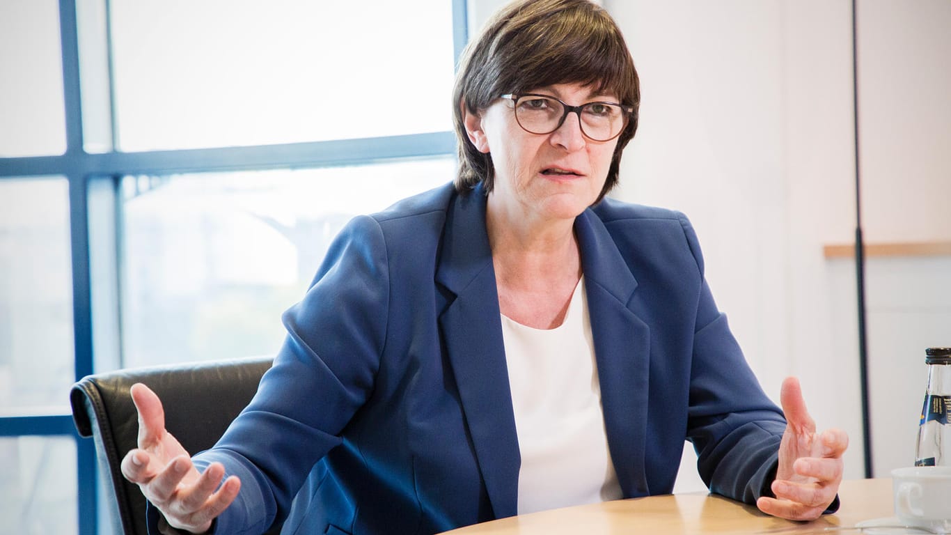 Saskia Esken: Die SPD-Chefin hält am Ziel einer stärkeren Erhöhung des Mindestlohns fest.