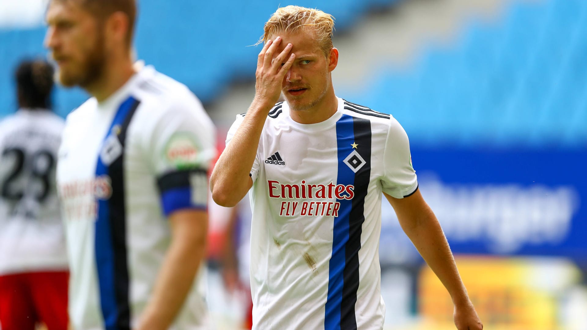 Verzweiflung beim Hamburger SV: Wieder hat der Klub im entscheidenden Moment nicht seine Leistung abrufen können.