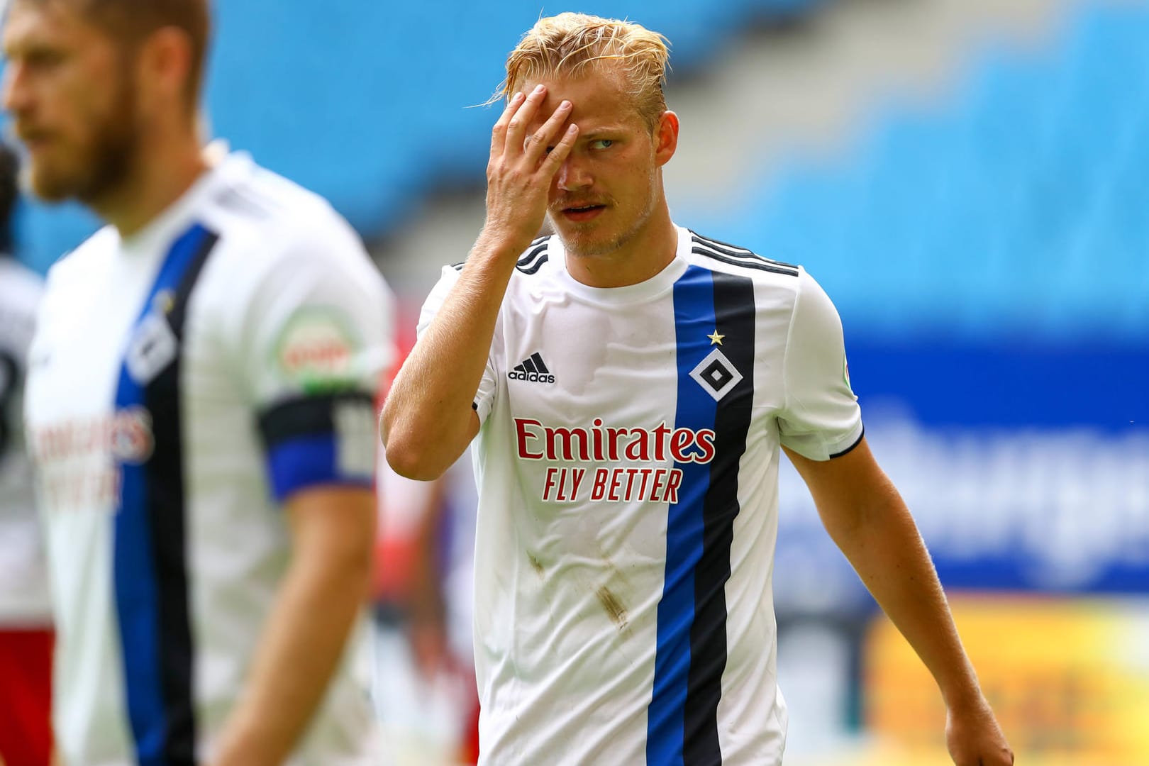 Verzweiflung beim Hamburger SV: Wieder hat der Klub im entscheidenden Moment nicht seine Leistung abrufen können.