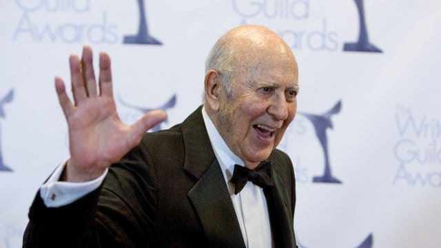 Carl Reiner bei den Writers Guild Awards 2009. Carl Reiner bei den Writers Guild Awards 2009.