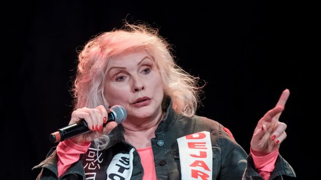 Debbie Harry stellt ihre Autobiographie "Face It" in Hamburg vor.