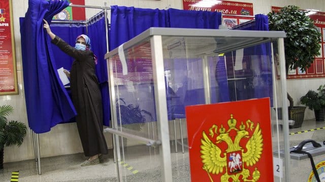 Tagelang stimmt die Menschen in Russland über die größte Verfassungsänderung der russischen Geschichte ab. Tagelang stimmt die Menschen in Russland über die größte Verfassungsänderung der russischen Geschichte ab.