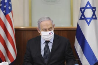 Mit US-Vertretern habe er "über die Frage der Souveränität gesprochen, an der wir in diesen Tagen arbeiten, und an der wir in den kommenden Tagen weiter arbeiten werden", sagt Regierungschef Benjamin Netanjahu.