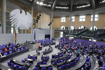 Der deutsche Bundestag: Das Parlament wächst immer weiter. Eine Wahlrechtsreform soll das nun ändern.