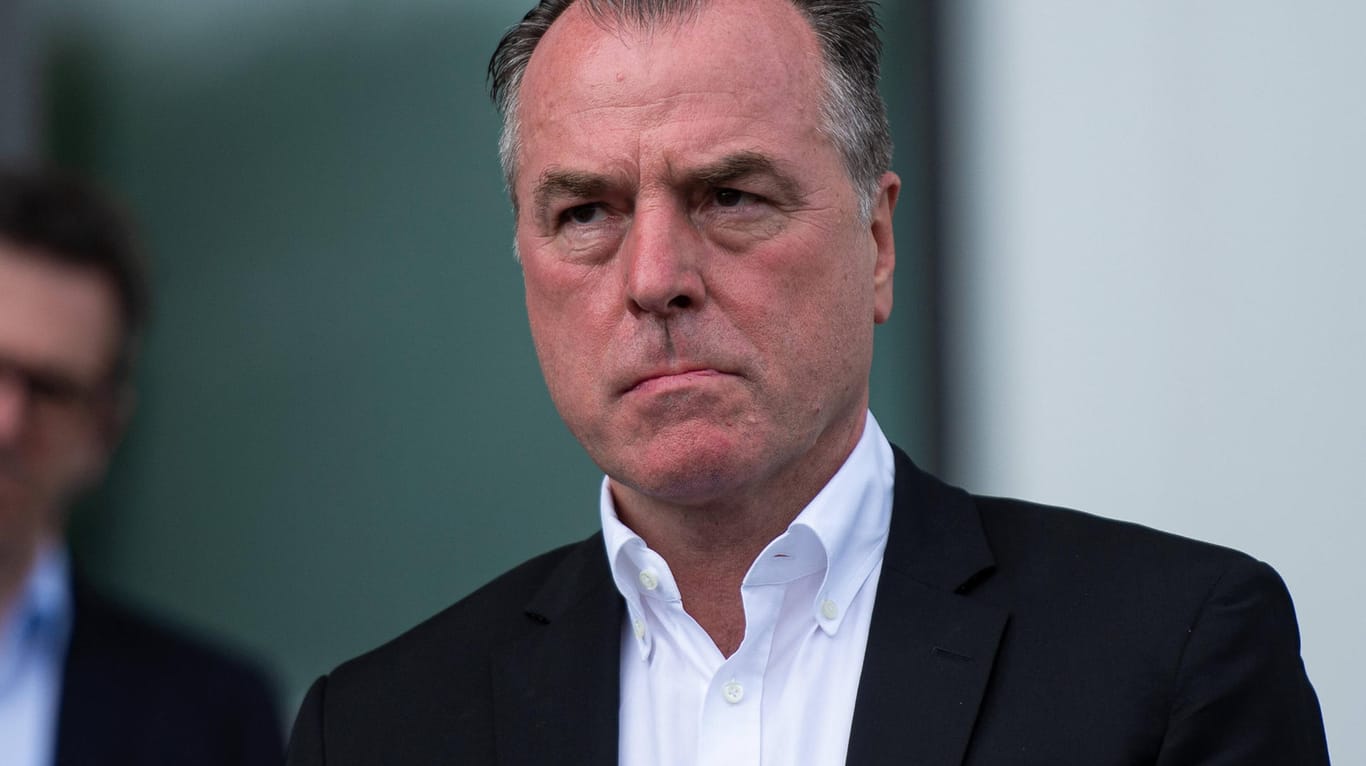 Clemens Tönnies: Nach 19 Jahren an der Spitze des FC Schalke 04 lässt der Unternehmer alle seine Ämter nieder.